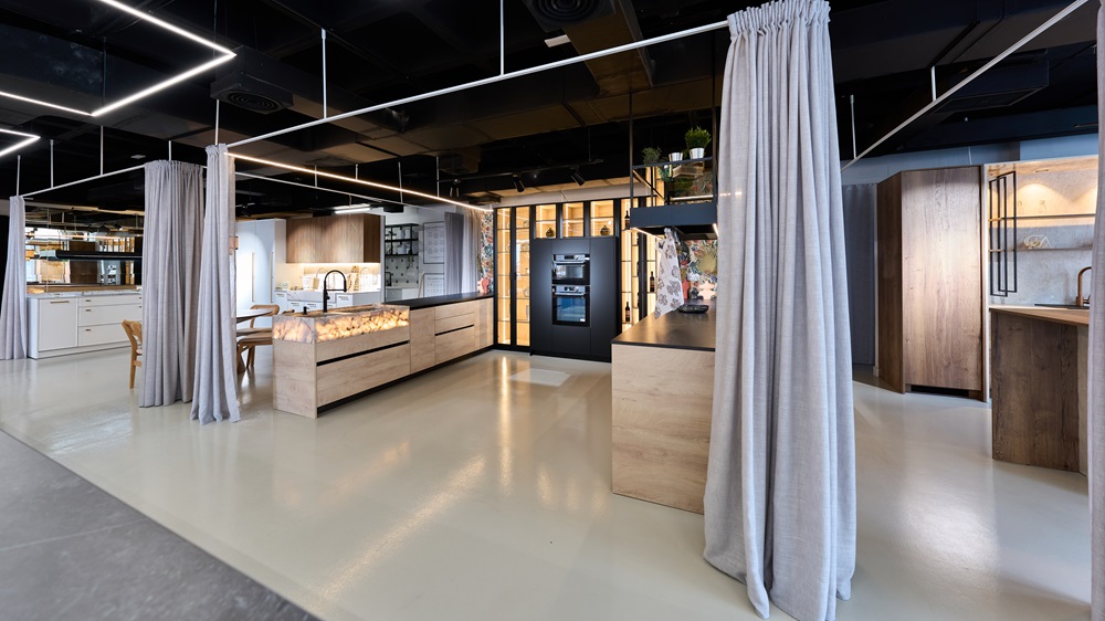 _MON1465 LR showroom studio norte